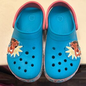 CROCS Disney Moana Clogs Size 1. CR2693D